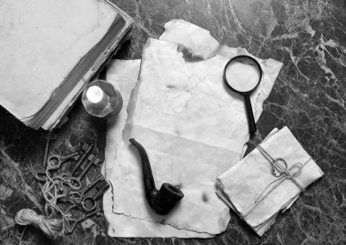 Kağıtları ve dedektiflik tablo araçları ile ilgili kitap