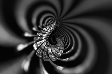 Eski bir daktilo farklı küçük metal unsurları