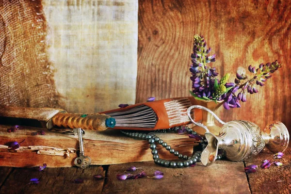 Retro çizilmiş etkisi kavramı Arap inanç kitap ve flowe ile