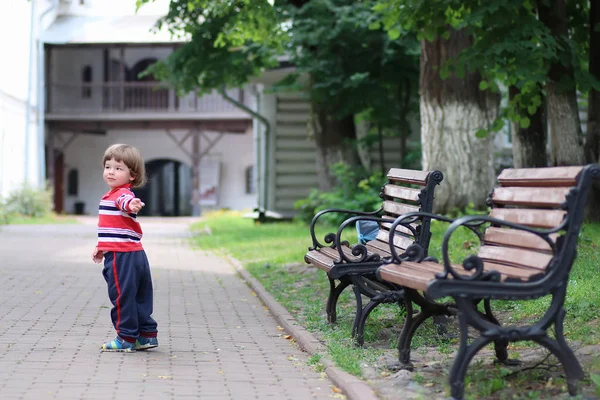 çocuk çocuk tezgah parl yalnız