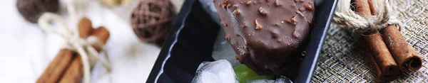 Οριζόντια φόντο του παγωτού σοκολάτας — Φωτογραφία Αρχείου