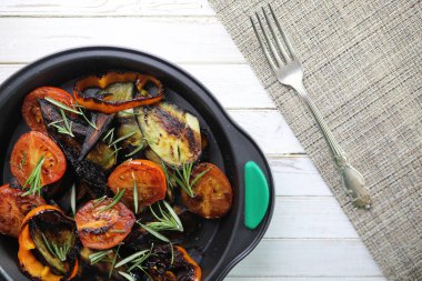 Sebze Izgara pan kızarmış patlıcan ve domates