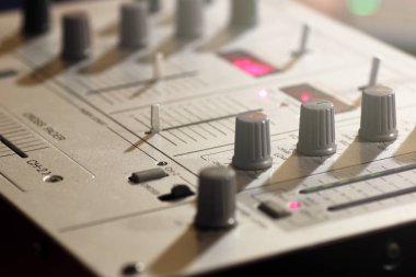 Öğeleri ve müzikal bir Dj tuş anahtarları ayrıntıları