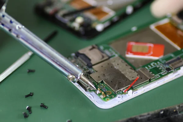 Telefoon reparatie chip — Stockfoto