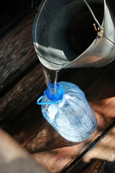 Draw water from the well — Stock Photo, Image