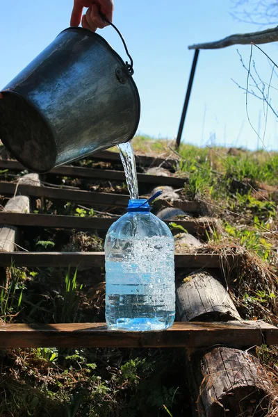 Draw water from the well — Stock Photo, Image