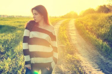 Kız şapka moda alan günbatımı