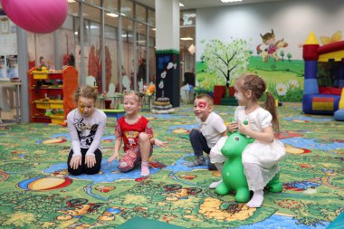 Rusya - 19 Ocak 2017: Çocuk oyun oyunlar çeşitli