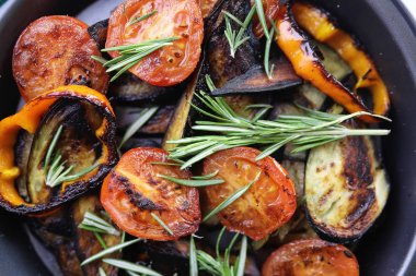 Sebze Izgara pan kızarmış patlıcan ve domates