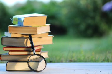 educaion kitap yığın sayfa açık