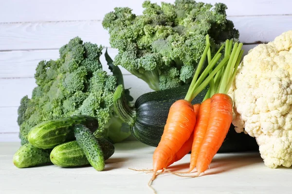 Taze sebze rustik ahşap arka plan