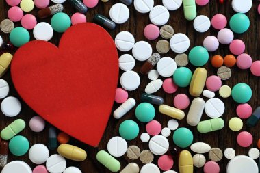 Farklı şekil ve büyüklükte çok renkli Tablet