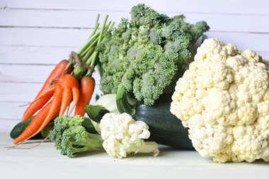 Taze sebze rustik ahşap arka plan