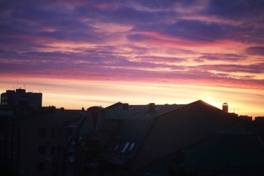 Parlak pembe renkli Kuzey sabah şafak