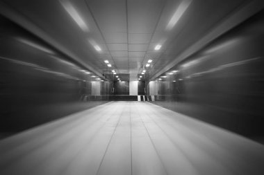 ışıkları ile yeraltı geçidi arka plan bulanıklık