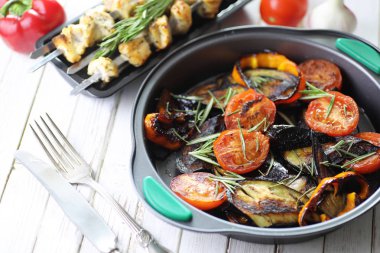 Sebze Izgara pan kızarmış patlıcan ve domates