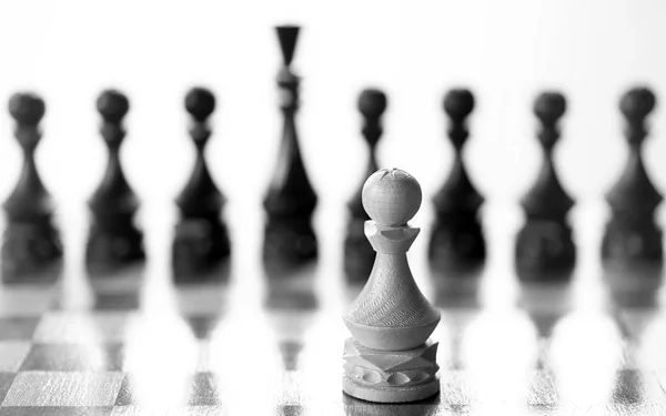 Pieza de ajedrez peón a bordo — Foto de Stock