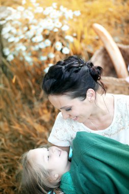 Anne ile kızını bir piknik