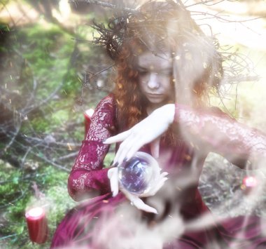 Bir ormandaki cadı ayini