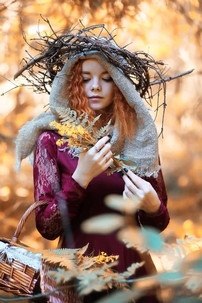 L'indovino conduce un autunno rituale — Foto Stock