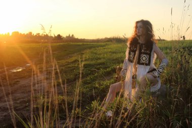 Kız giysi amazon doğa günbatımı