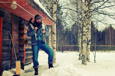 adam balta ile kışın