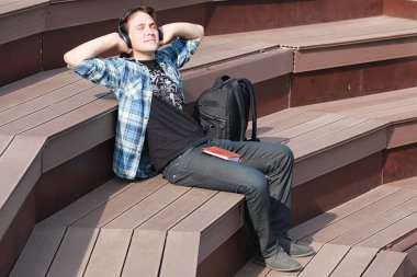 Öğrenci açık öğrenmek yalnız