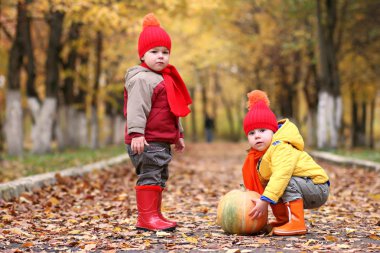 sonbahar park kabak ile çocuklarda
