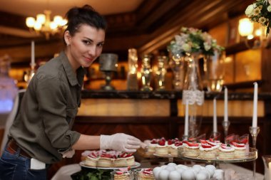 tatlılar ve karşı tatlı aperatifler çeşitli festival tablo