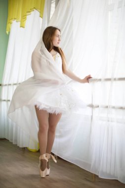 Güzel kız balet pratik