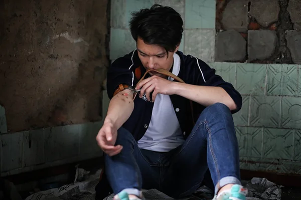 아시아 청소년 사용 약물 — 스톡 사진