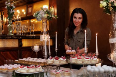 tatlılar ve karşı tatlı aperatifler çeşitli festival tablo