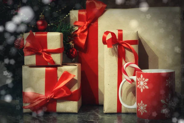 De gift van Kerstmis voor veel familie — Stockfoto