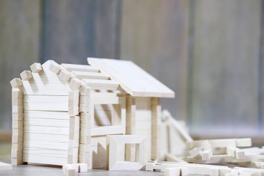Oyuncak ahşap ev. Kurucunun ch için doğal ahşap yapılır