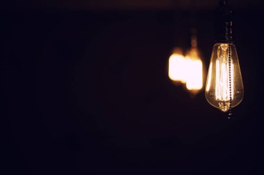 Filaman tungsten lambalar. Edisons ampul. Filaman fila