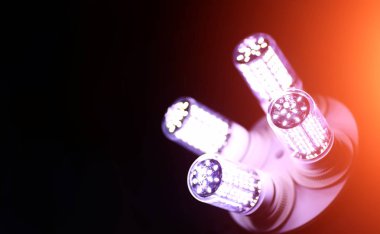 Lamba LED öğeleri. Diyotlar lambalı. Birçok parlak ışıklar
