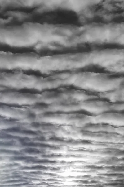 Textured clouds in the night sky — Stock Photo, Image