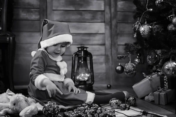 Un niño esperando a Santa Claus — Foto de Stock