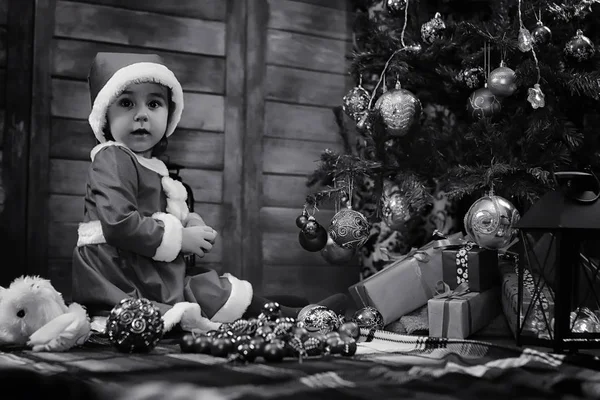 Un niño esperando a Santa Claus — Foto de Stock