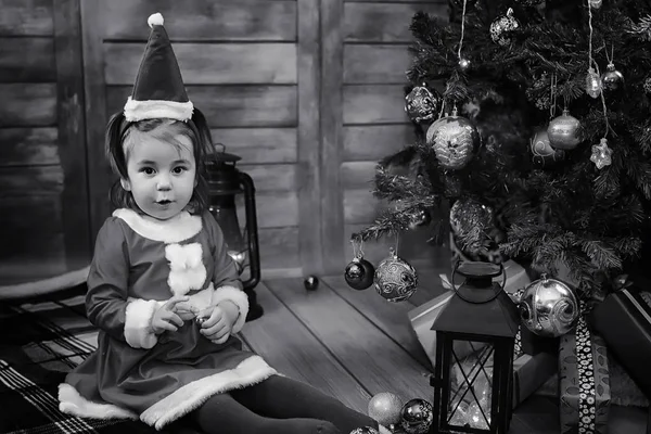 Un niño esperando a Santa Claus — Foto de Stock