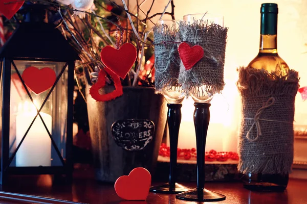 Láhev na víno sklo valentine srdce svíčka — Stock fotografie