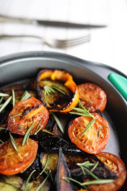 Sebze Izgara pan kızarmış patlıcan ve domates