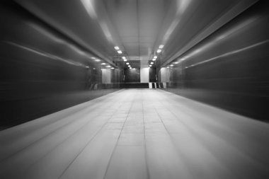 ışıkları ile yeraltı geçidi arka plan bulanıklık