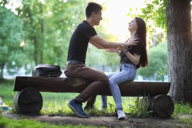 Genç çift ilk tarihte