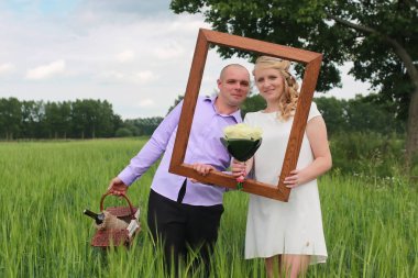 Çift aşık alanında yaz günde yürüyüş