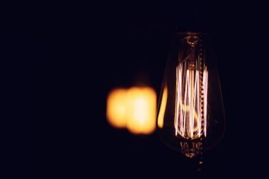 Filaman tungsten lambalar. Edisons ampul. Filaman fila