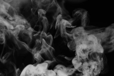 Beyaz Siyah bir arka plan üzerinde duman. Doku duman. Wh kulüpleri