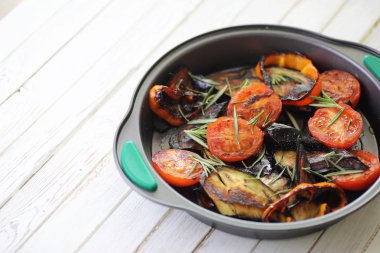 Sebze Izgara pan kızarmış patlıcan ve domates