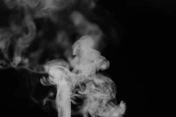 Fumo bianco su sfondo nero. Texture di fumo. Club di wh — Foto Stock