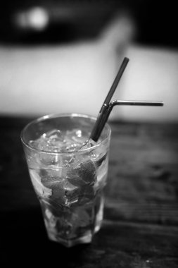 Bir tabloda bir kafe nesneleri